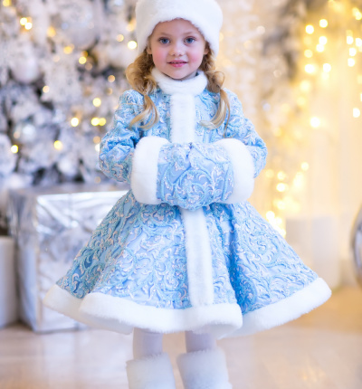 Snowmaiden's costume with a hat №2