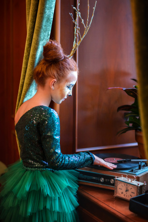 Top of sequins on one shoulder Emerald фото 4